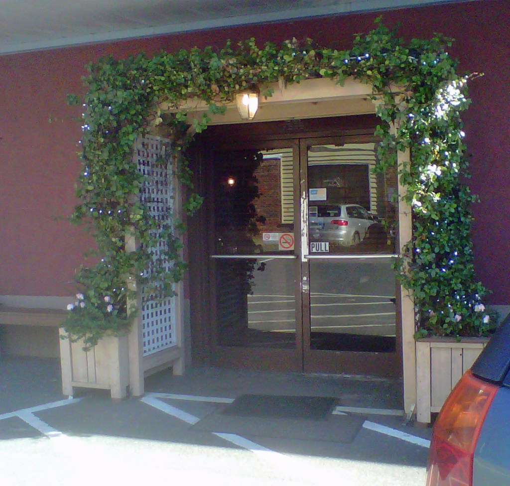 Entrance to Thai Taste.  So inviting on a winter's day!