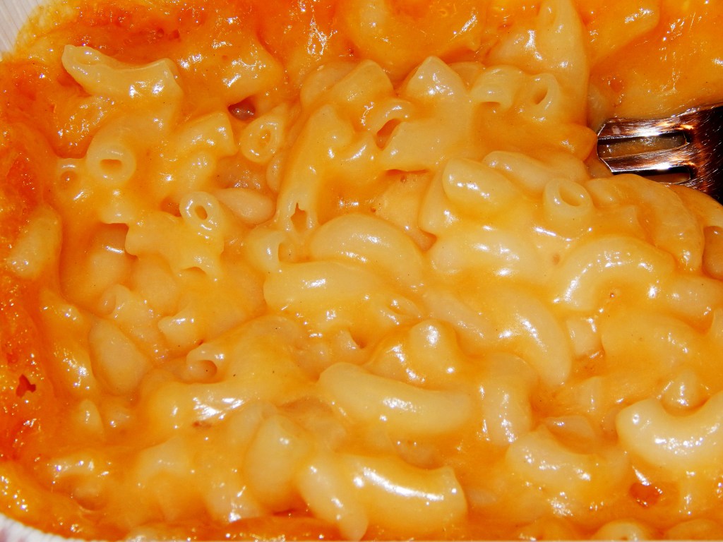 amys vegan mac and cheese close up