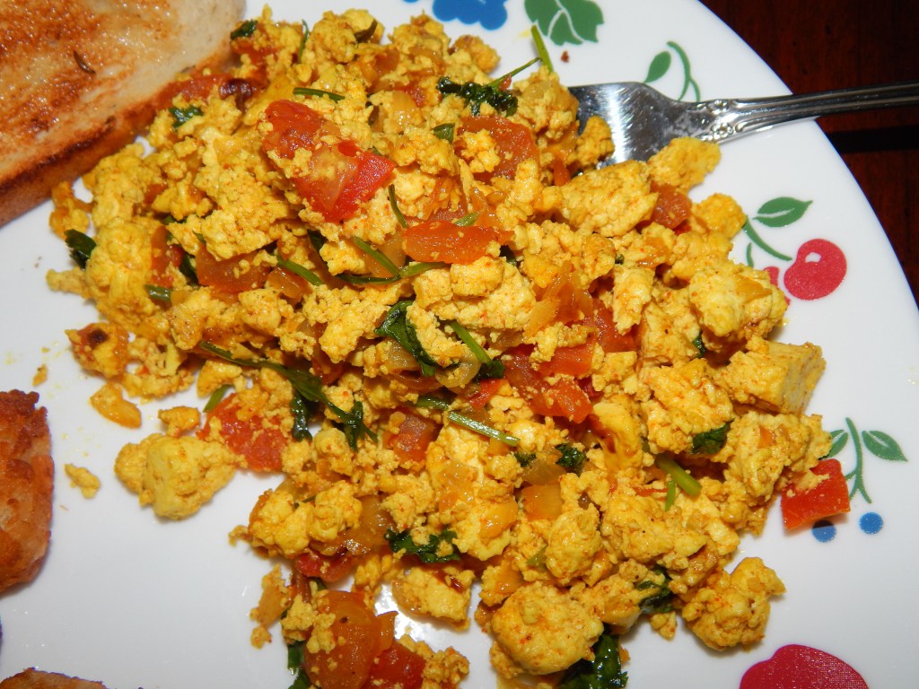 Indian Tofu Scramble (Tofu Bhirji)