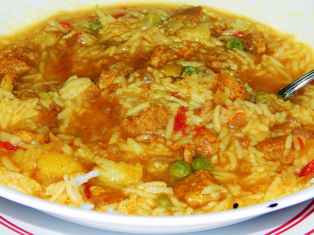 Aloo Nutrela Curry (Potatoes with Soy&nbsp;Nuggets)