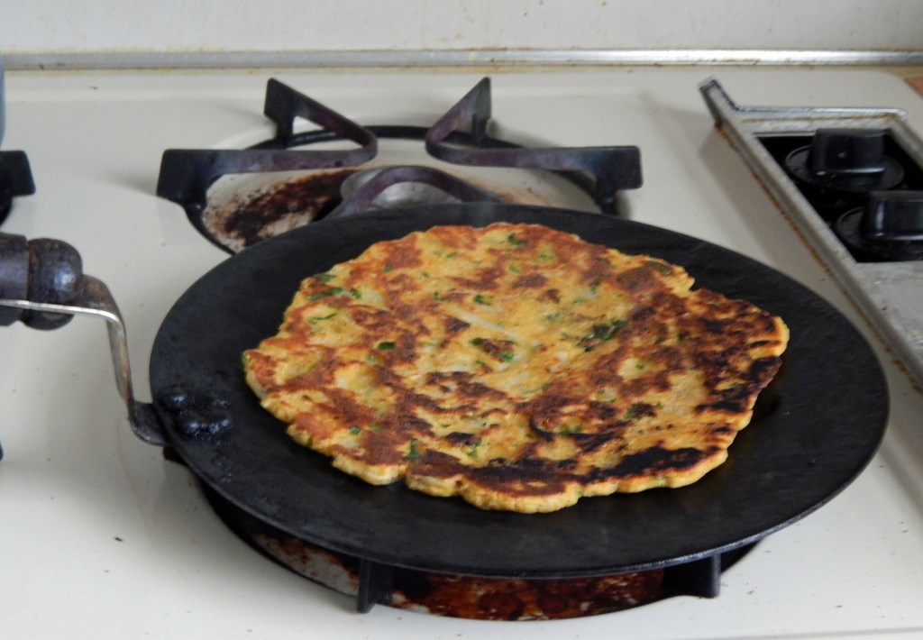 Maki Ki Roti on tawa