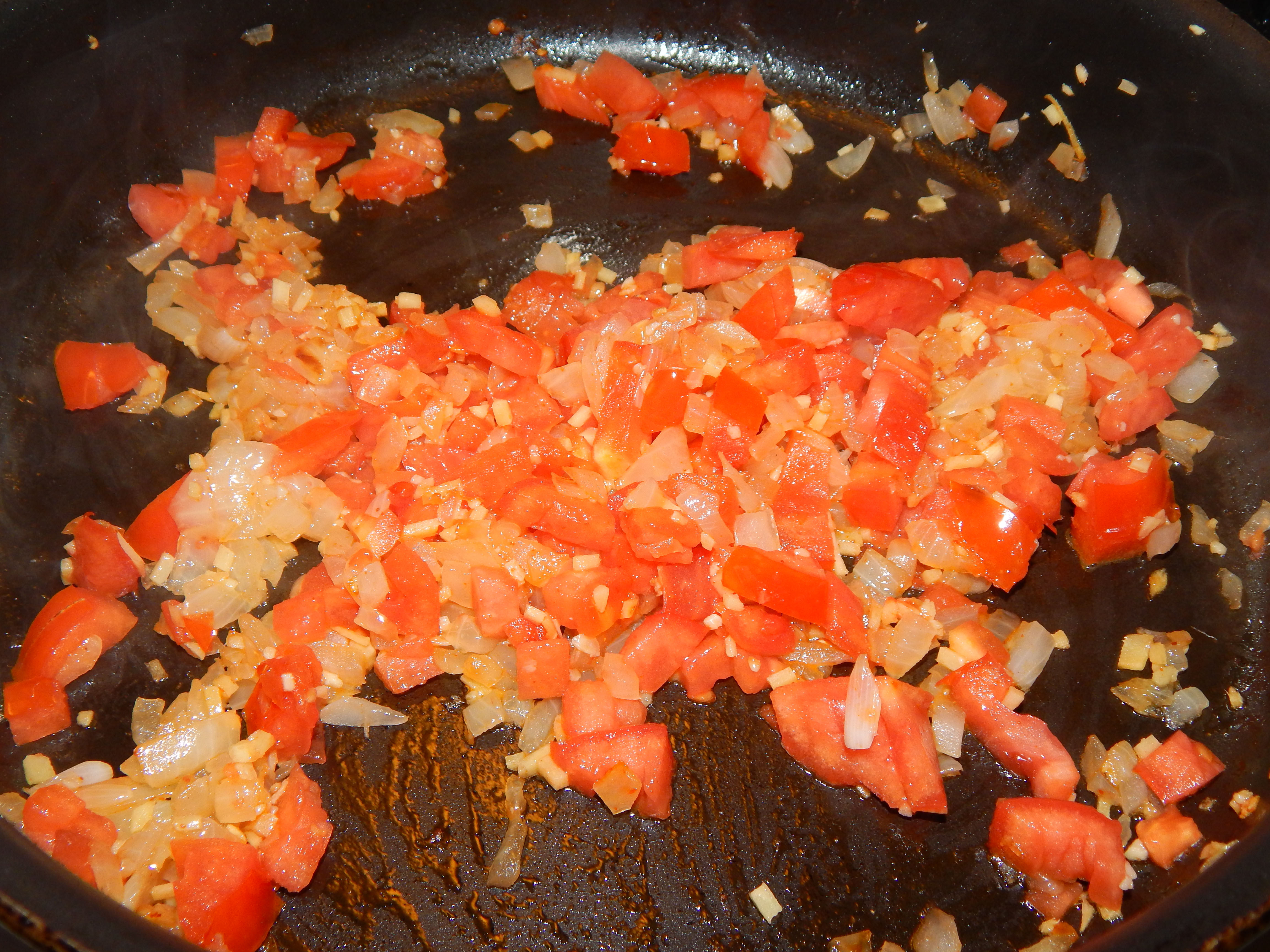 spinach-dal-onions-garlic-tomato