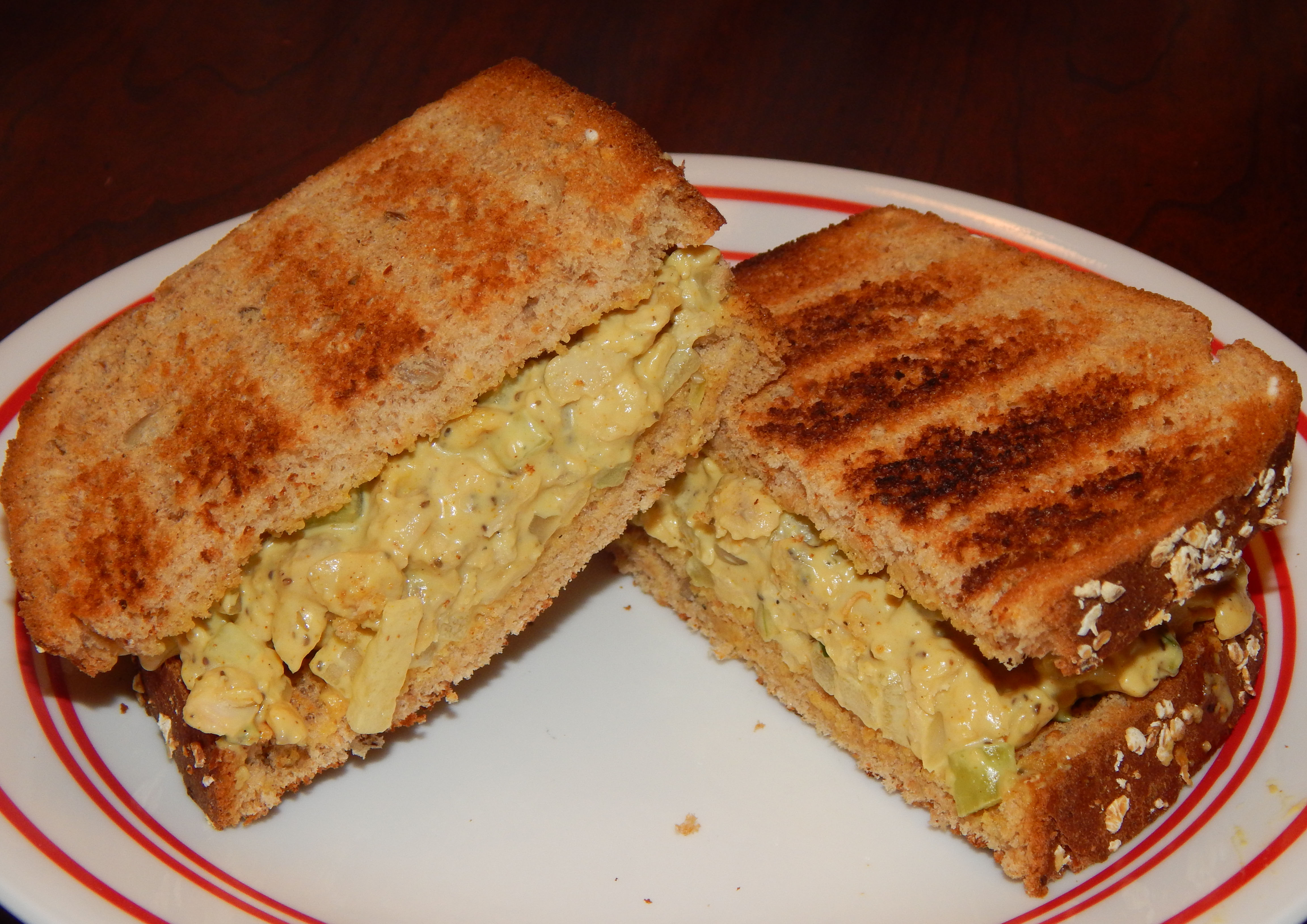 curried-tempeh-salad-sandwich