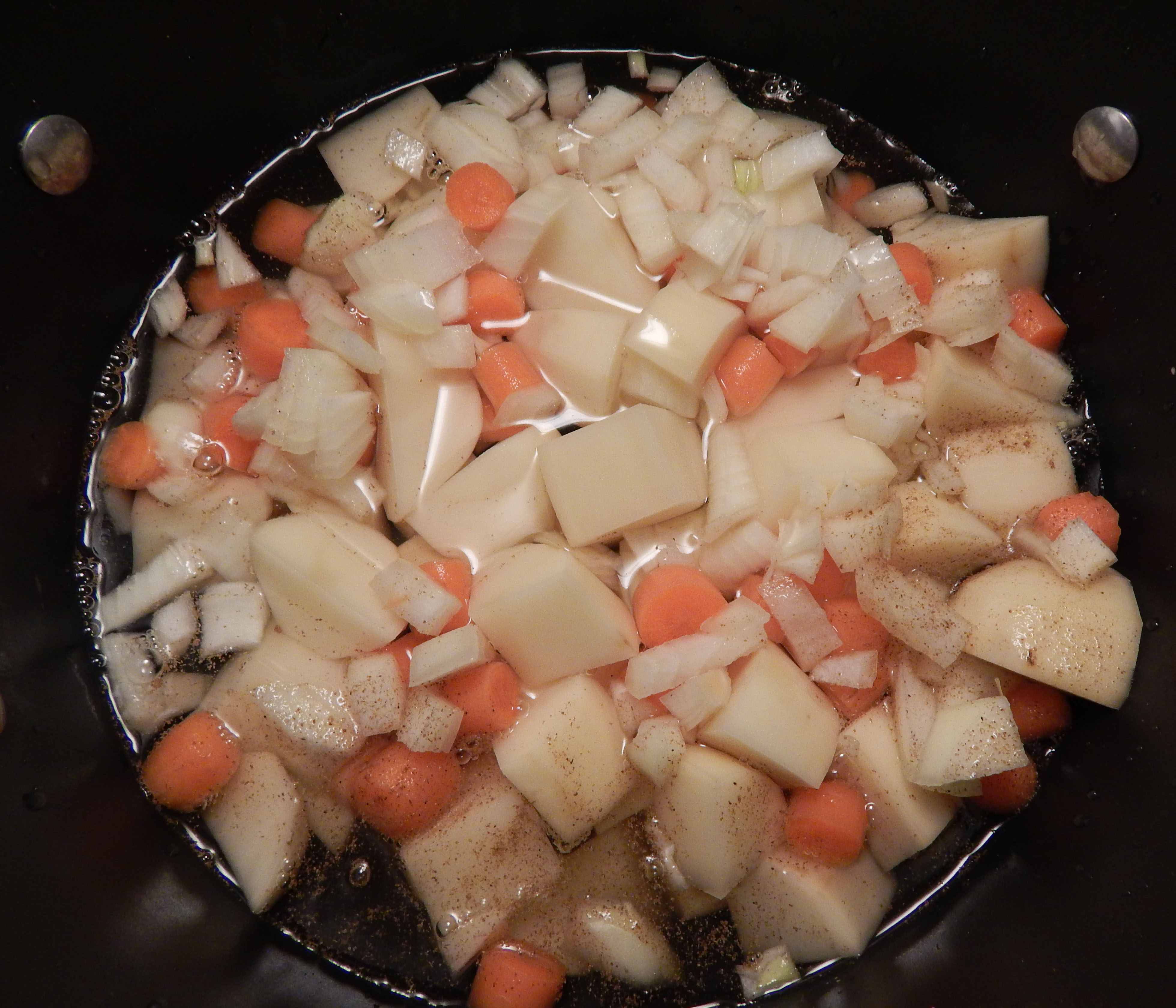 Pototoes Carrots Celery Water