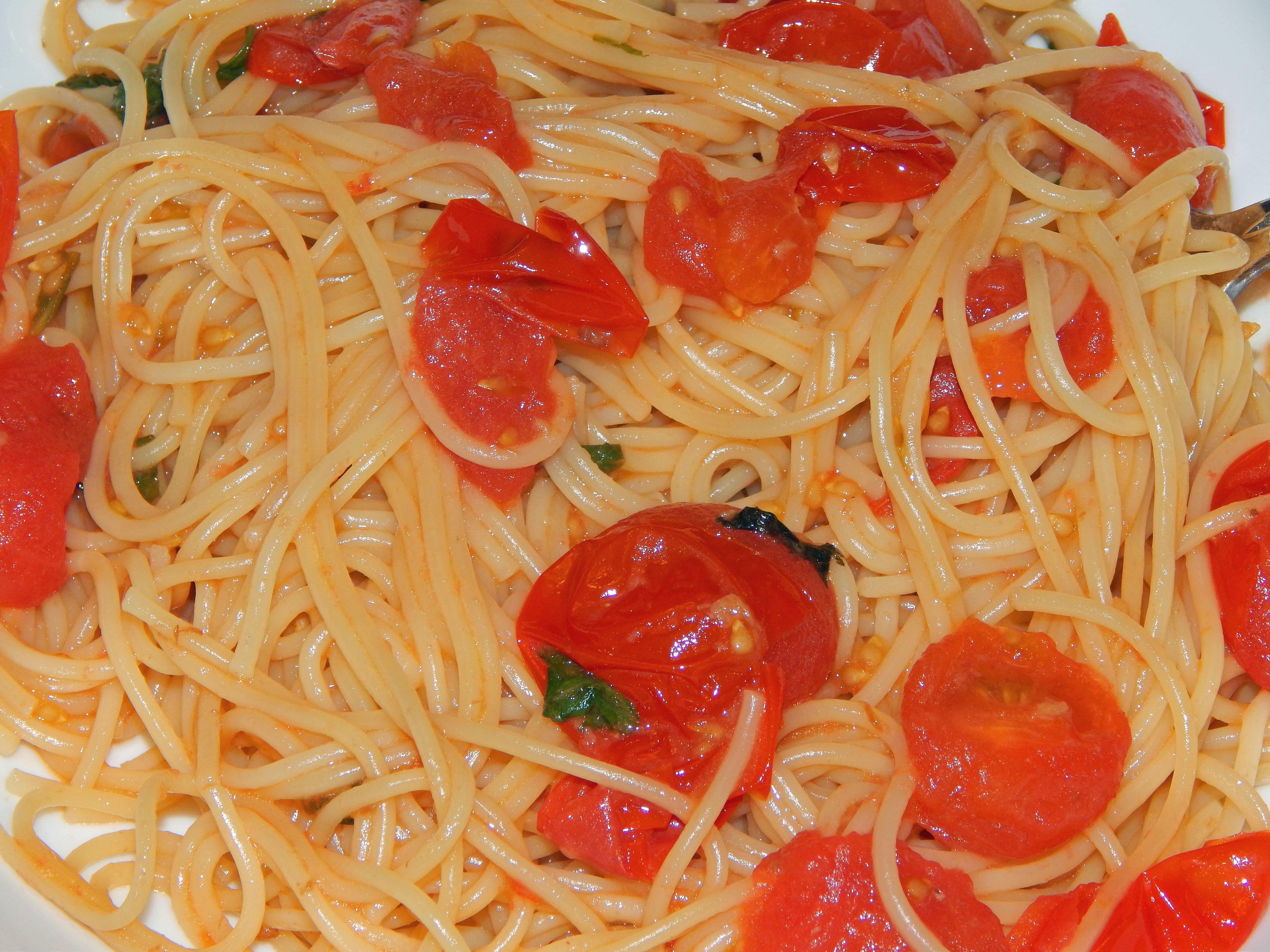 Basil Tomato Pasta Close Up