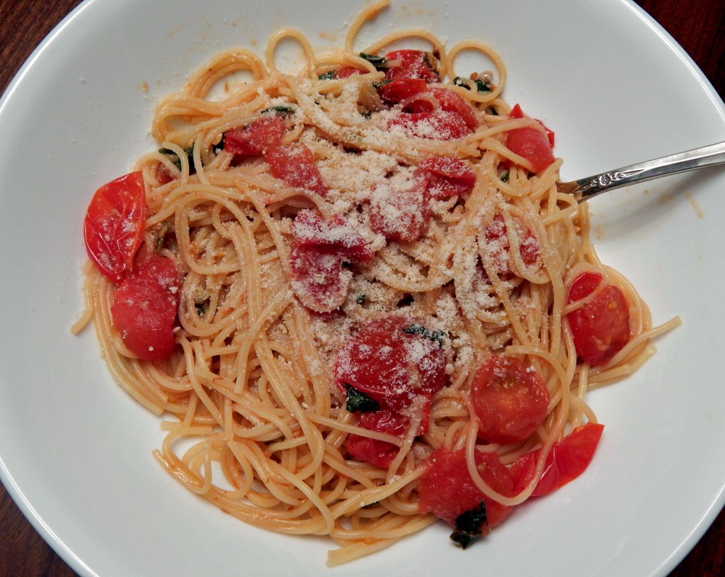 Cherry Tomato and Basil Pasta (Or Quinoa) in Garlicky White Wine&nbsp;Sauce