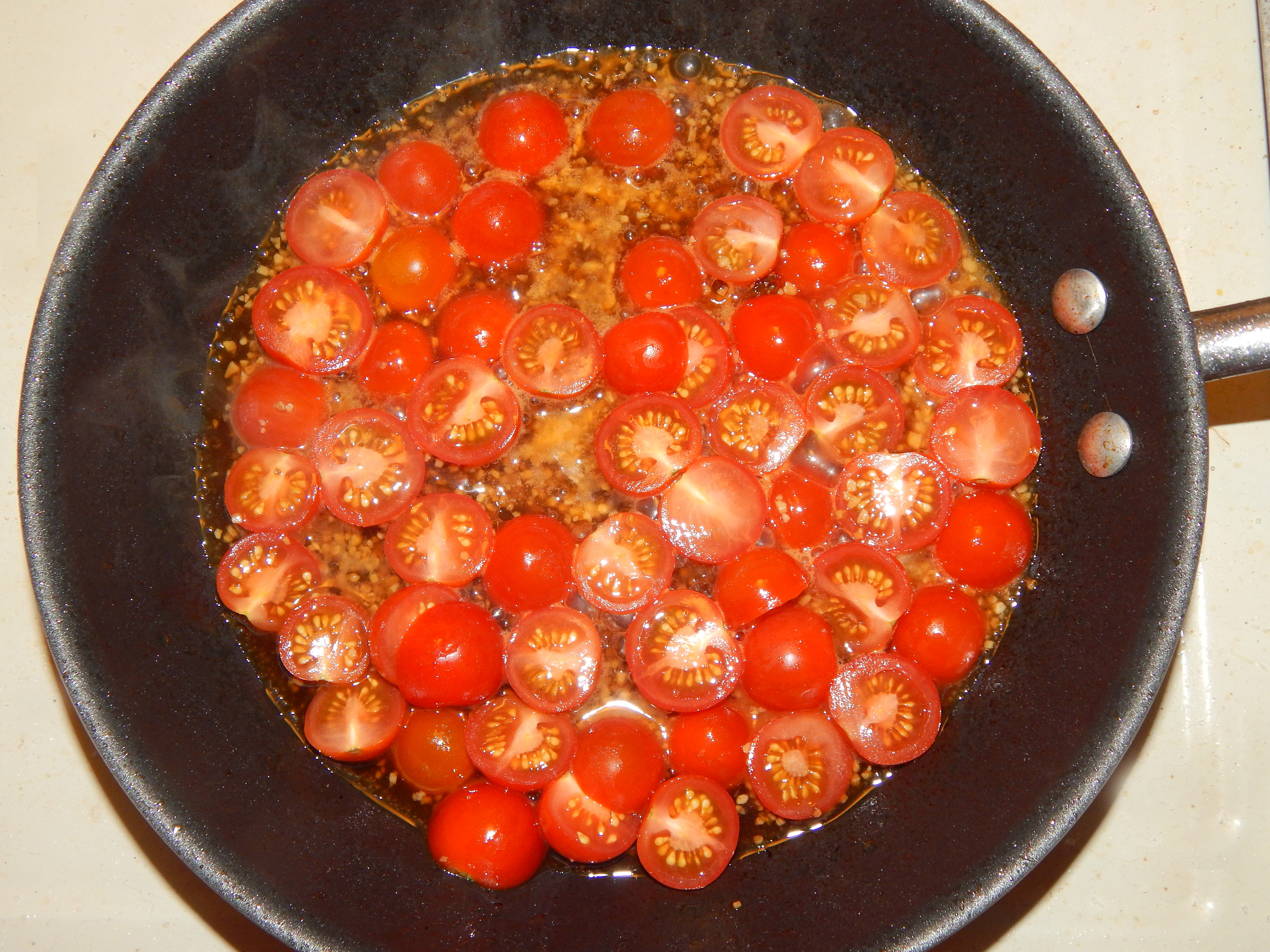 Cherry Tomatoes in Garlic and Wine