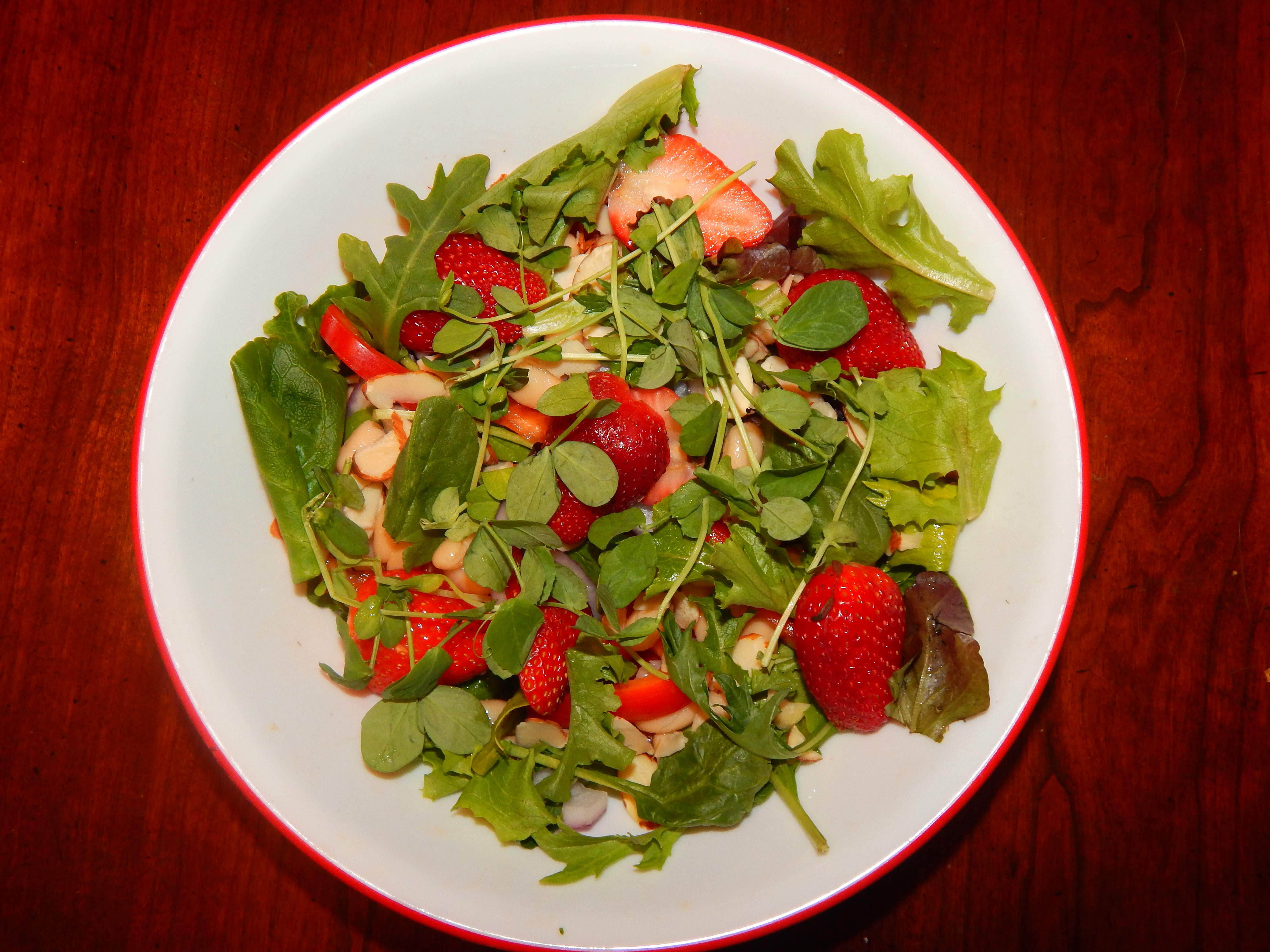 Strawberry Dinner Salad Microgreens